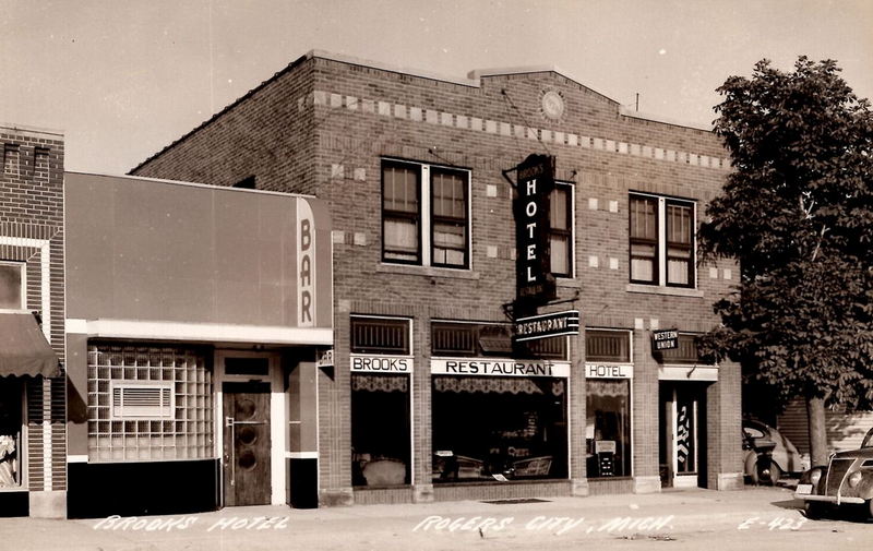 Brooks Hotel - Vintage Postcard